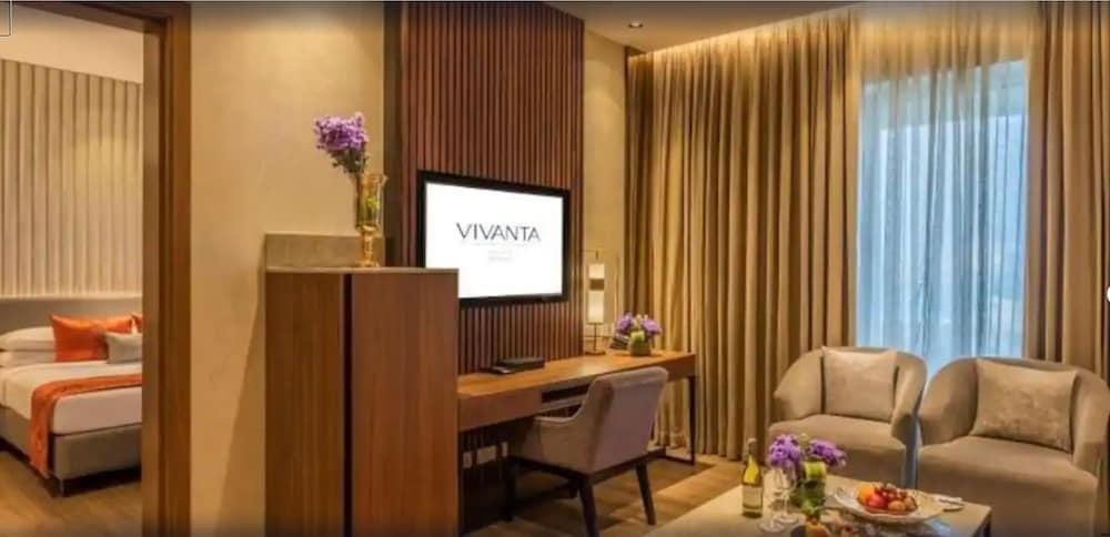 Vivanta Kolkata Em Bypass Esterno foto A room at Vivanta Goa